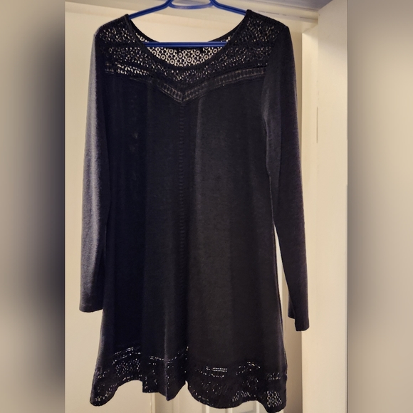 4/$20 Gray tunic. Large - Picture 1 of 2